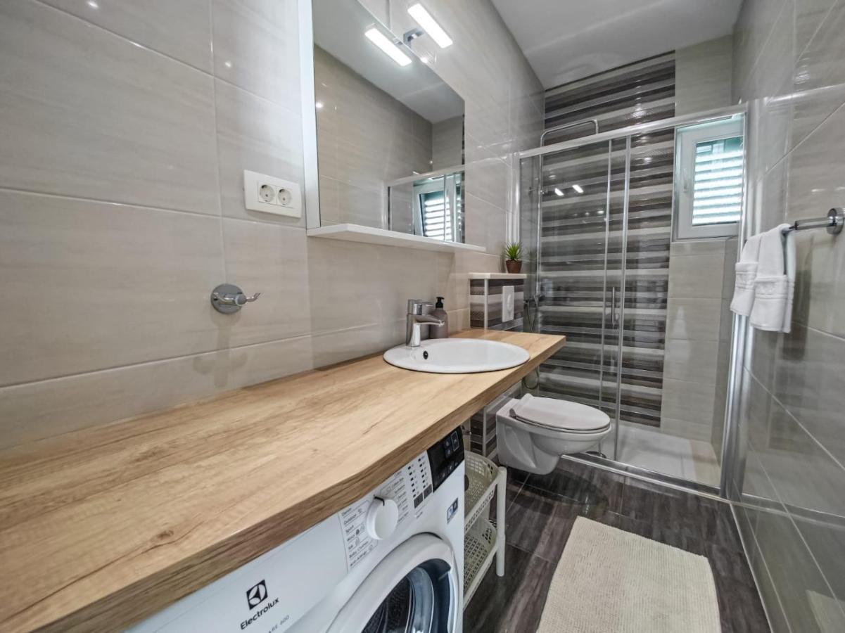 Apartments Villa Luce Makarska Ngoại thất bức ảnh